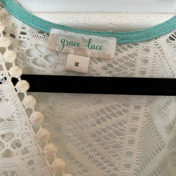 Grace and Lace vintage tops - Picture 3 of 7